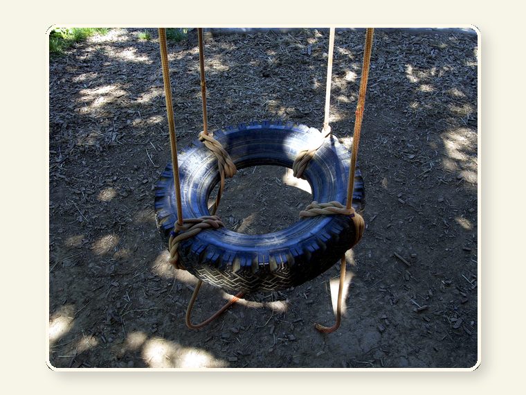 Swing 826599 1280 — practical support item linked to food, warmth, repairs, enrichment or enclosure needs.